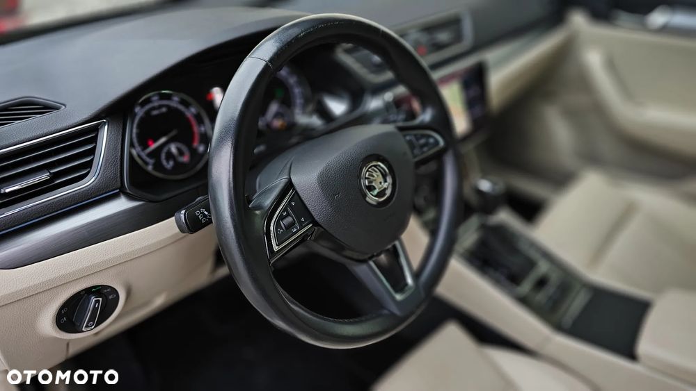 Skoda Superb Combi 1.4 TSI ACT DSG Style - 17