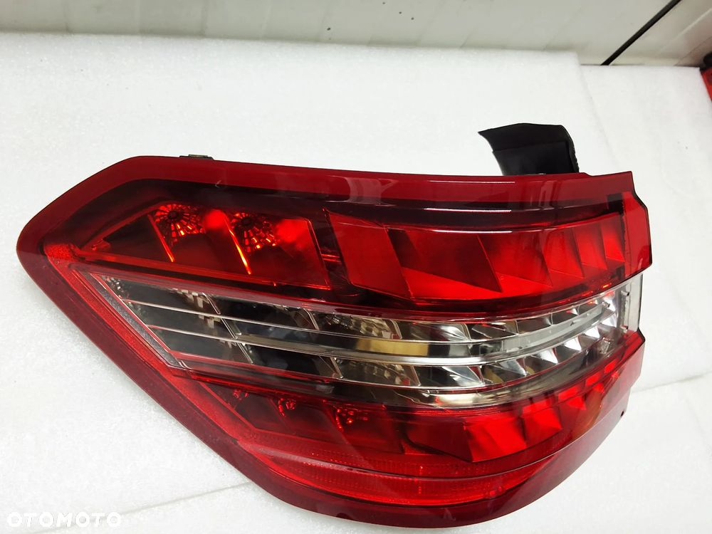 MERCEDES E-KLASA W212 TYLNY LEWA LAMPA LED KOMBI ŁADNA 2009-2013 ROK - 7
