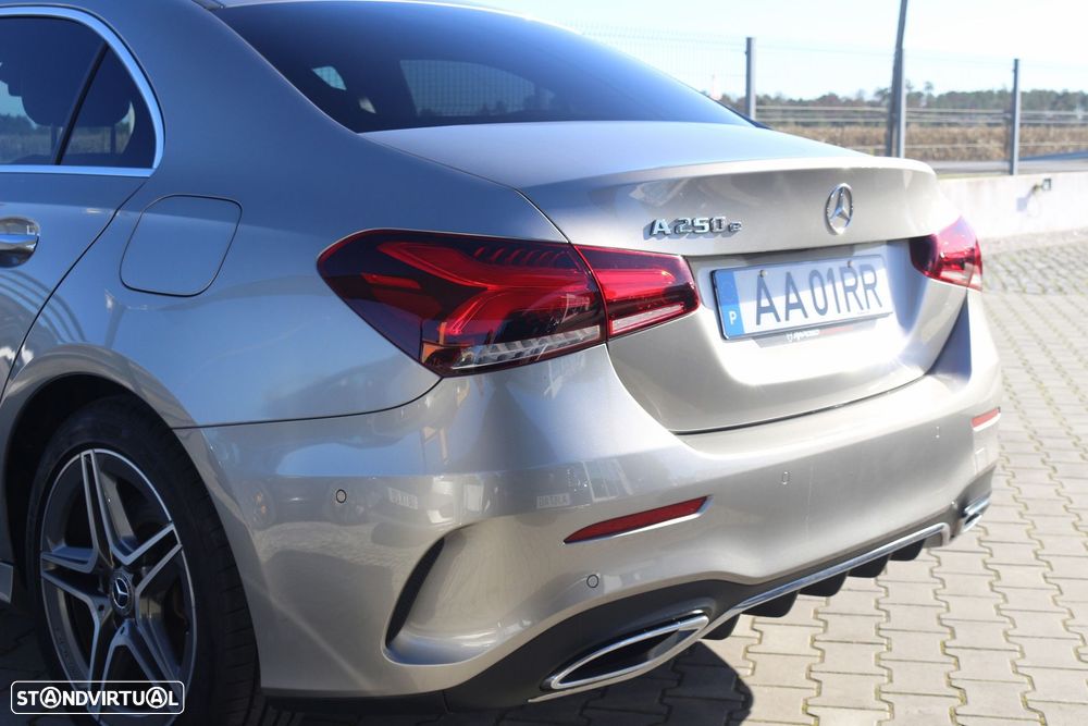 Mercedes-Benz A 250 Limousine e AMG Line - 13