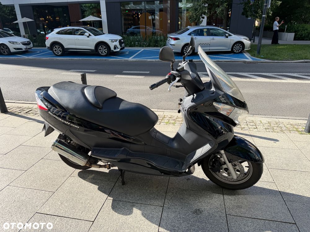 Suzuki Burgman - 8