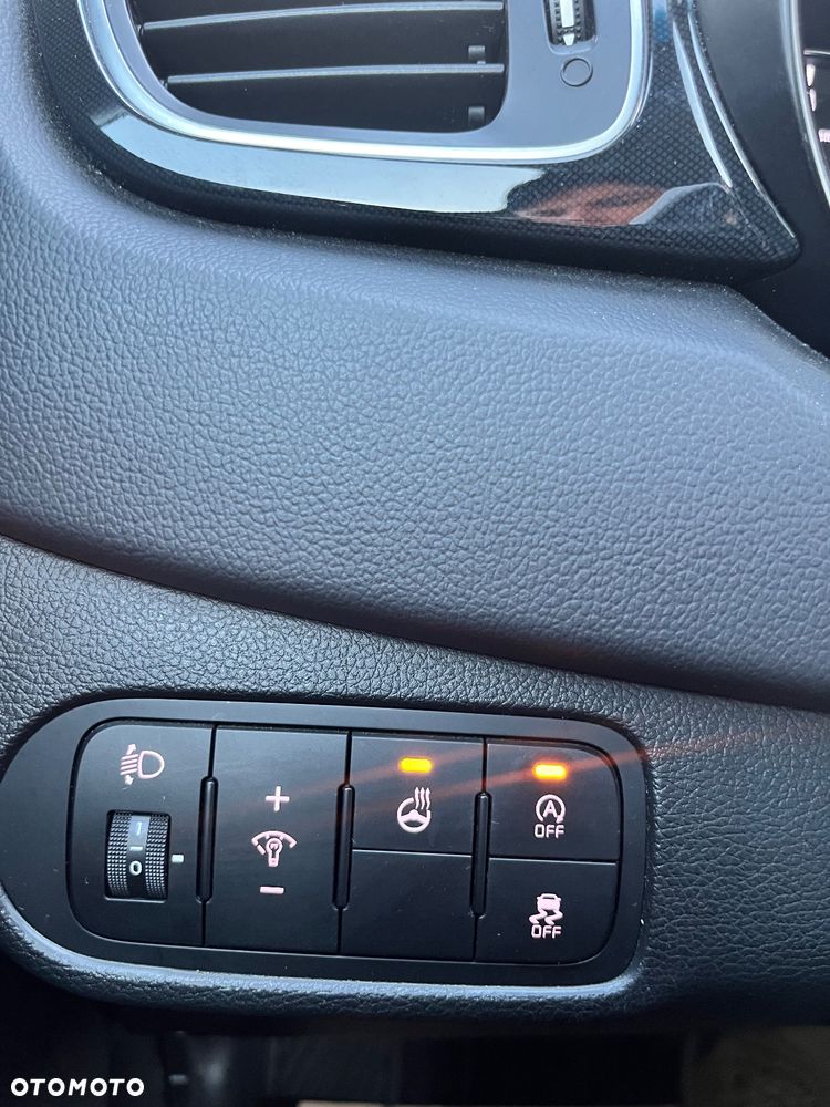 Kia Carens 1.7 CRDi Business Line 7os 7DCT - 19