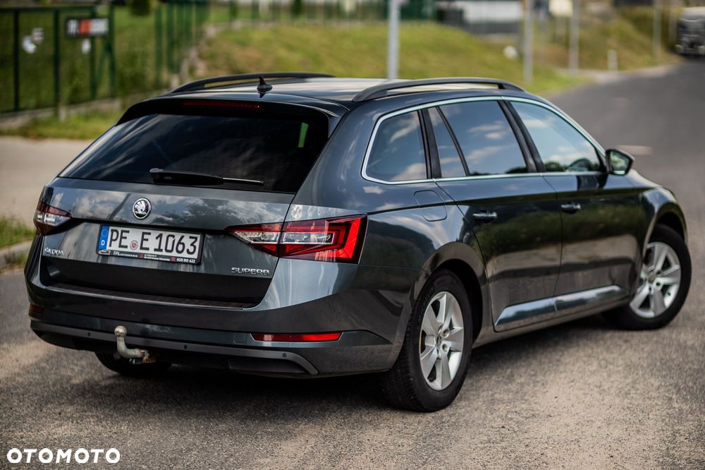 Skoda Superb 2.0 TDI DSG Ambition - 13