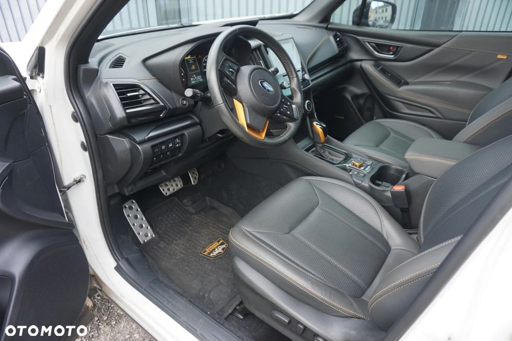 Subaru Forester 2.0i-L Platinum Black Edition EyeSight Lineartronic - 18