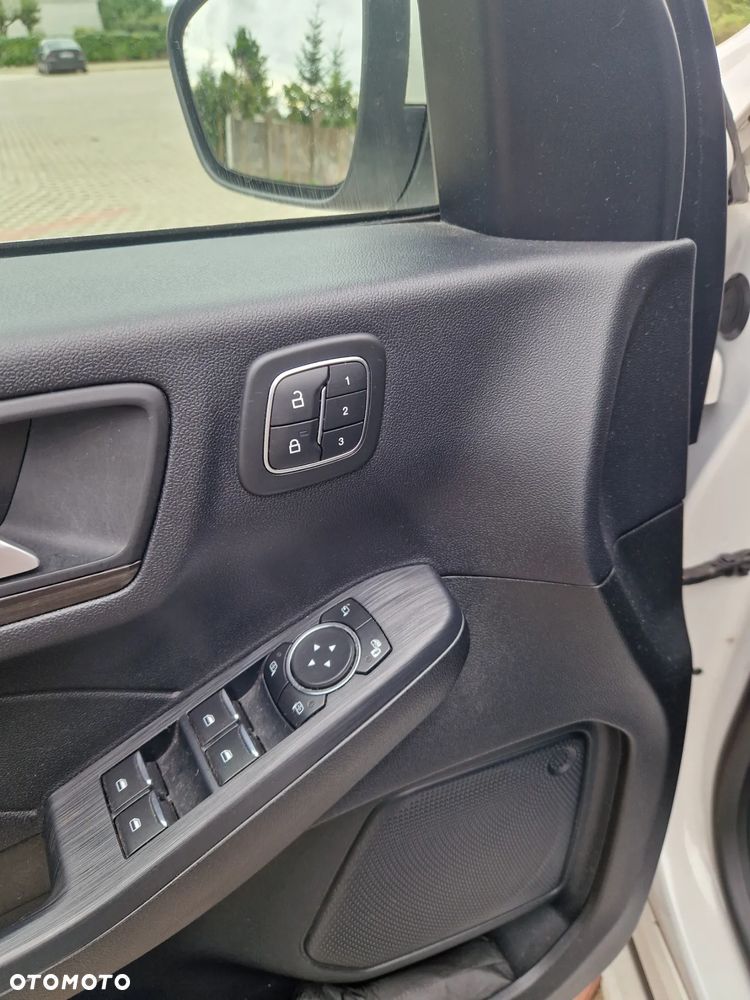 Ford Kuga - 16