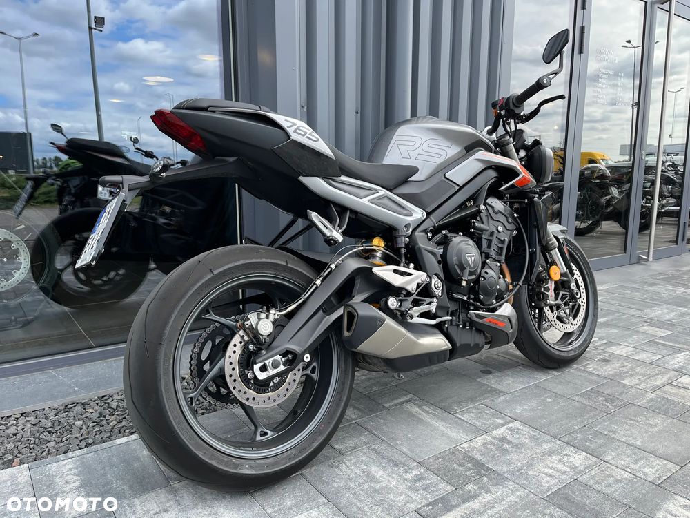 Triumph Street Triple - 4
