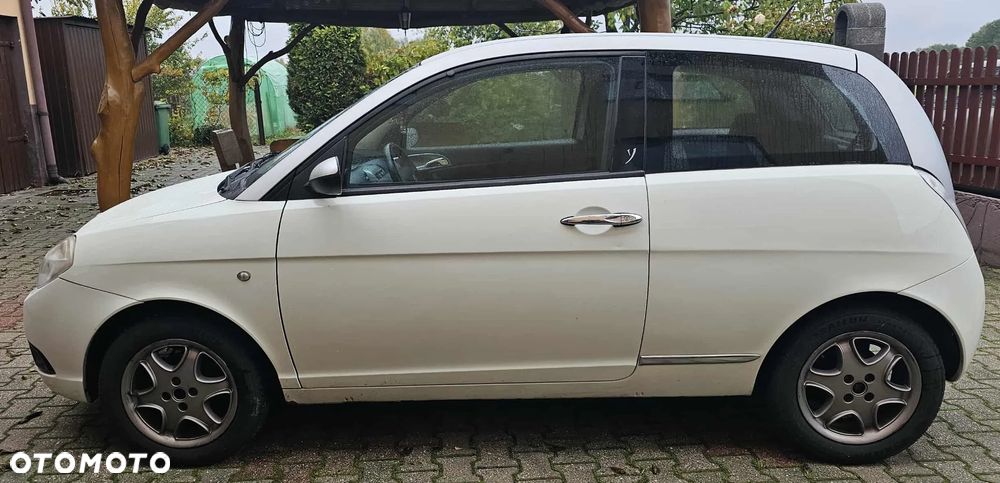 Lancia Ypsilon 1.2 8V Argento (4 os.) - 4