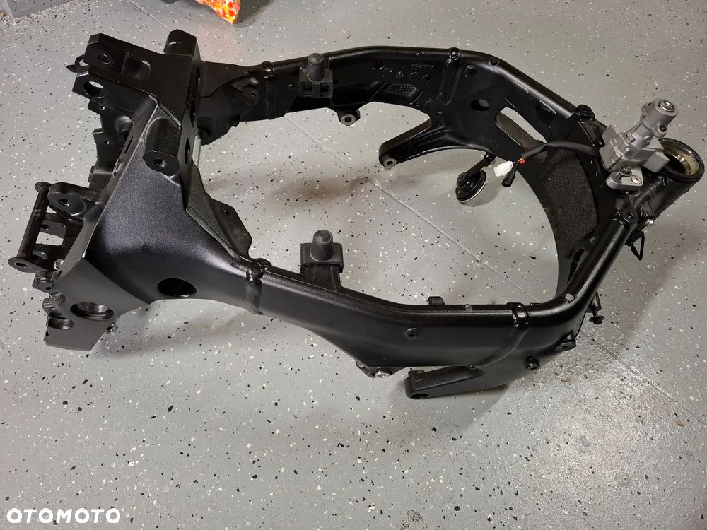 Suzuki GSXS 950 1000 rama - 5