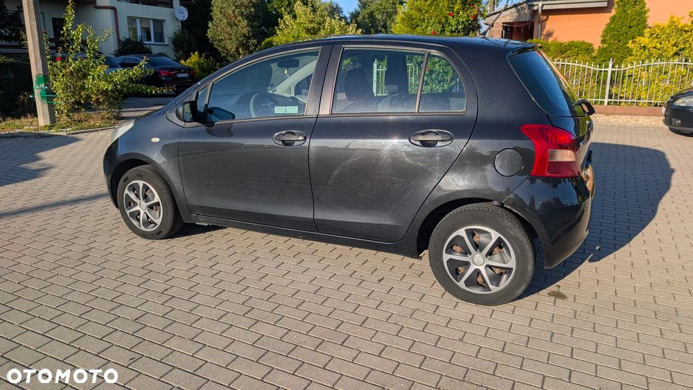 Toyota Yaris 1.0 Luna A/C - 3