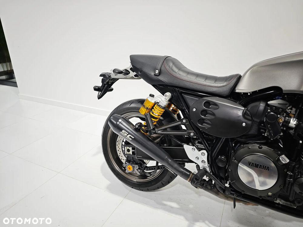 Yamaha XJR - 9