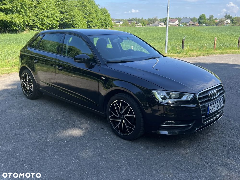 Audi A3 Sportback 1.6 TDI Attraction - 3