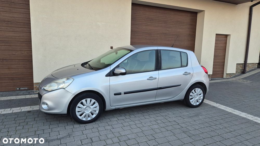 Renault Clio - 1