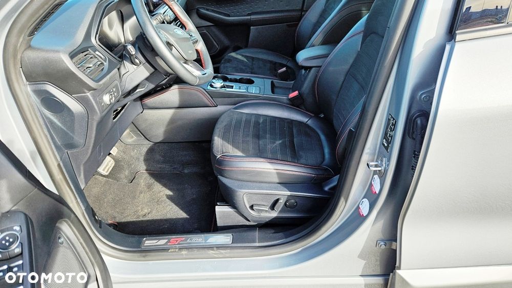 Ford Kuga 2.0 EcoBlue 4x4 ST-LINE X - 23