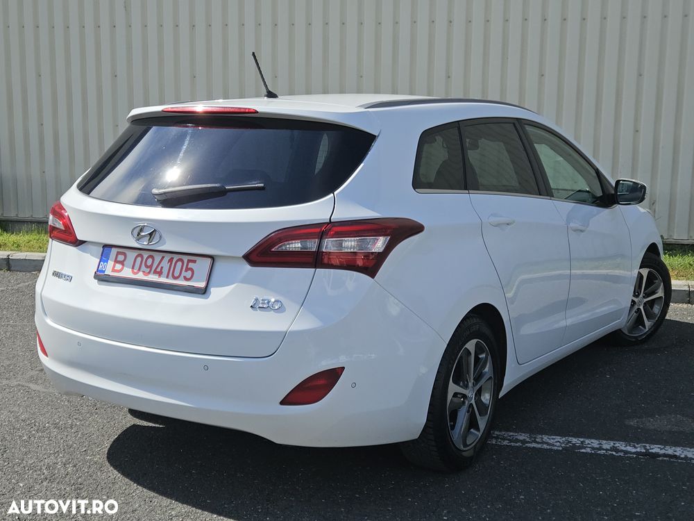 Hyundai i30 1.6 CRDI Premium - 4