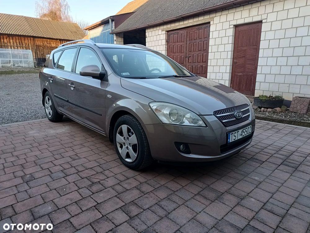 Kia Ceed 1.6 Crdi Comfort - 1