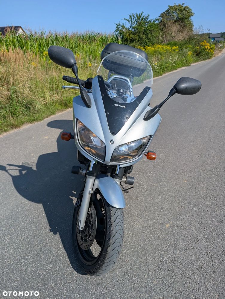 Yamaha FZS - 15
