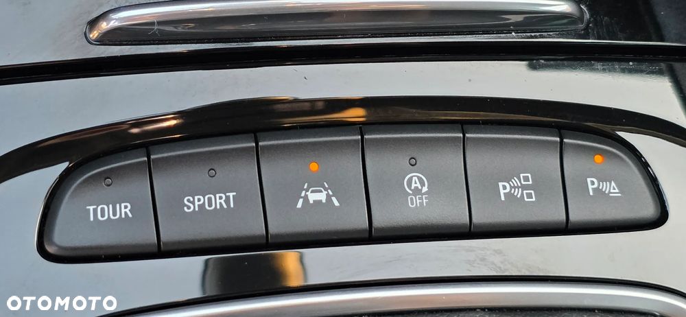 Opel Insignia CT 2.0 CDTI 4x4 Exclusive S&S - 16