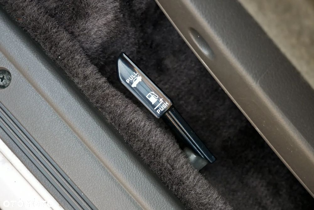 Nissan Bluebird 2.0 SLX - 35