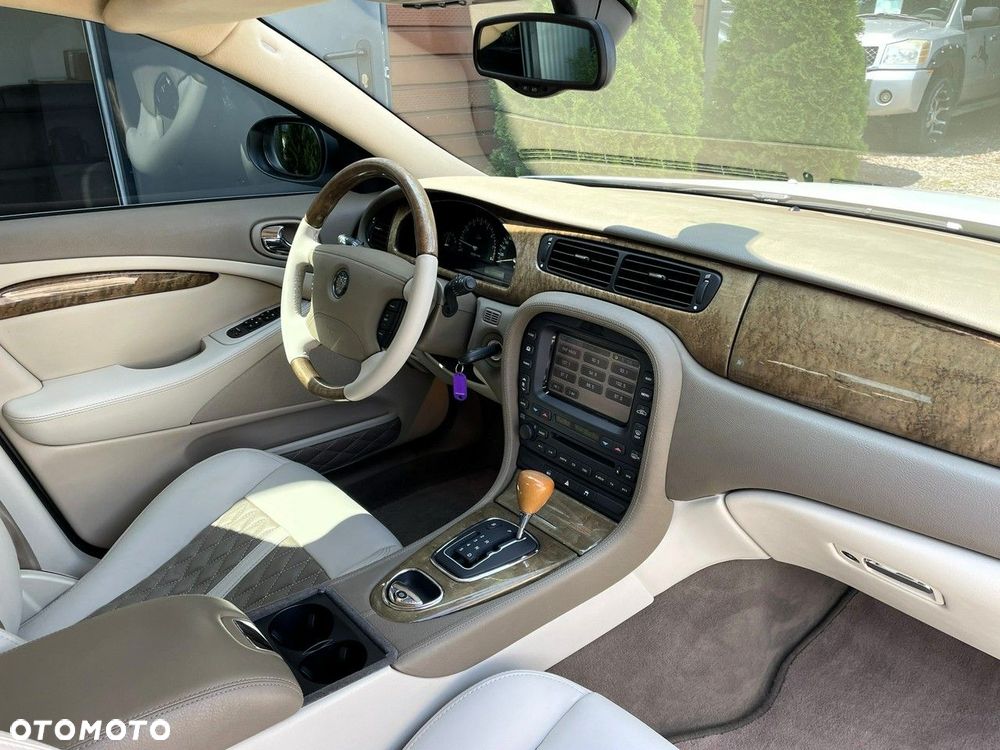 Jaguar S-Type - 28
