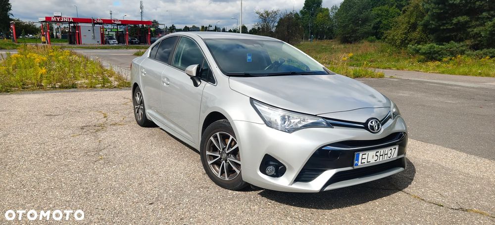 Toyota Avensis 1.8 Premium - 4