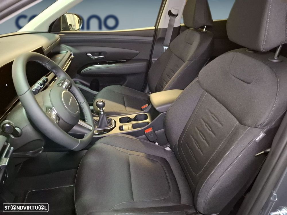 Hyundai Tucson 1.6 T-GDi Premium — fotografia 11