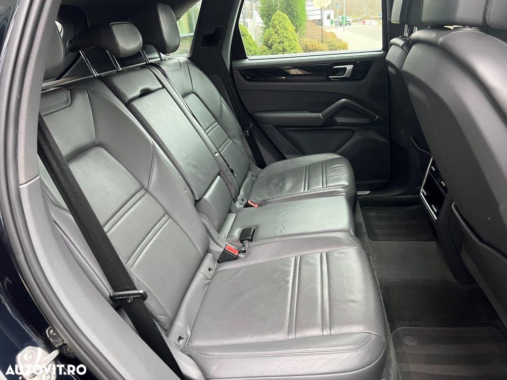 Porsche Cayenne Standard - 9