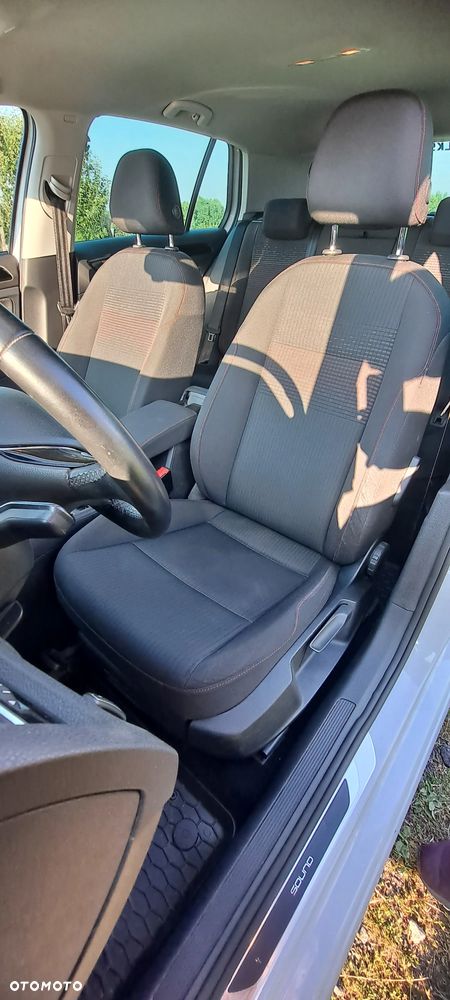 Volkswagen Golf 2.0 TDI Sound - 24