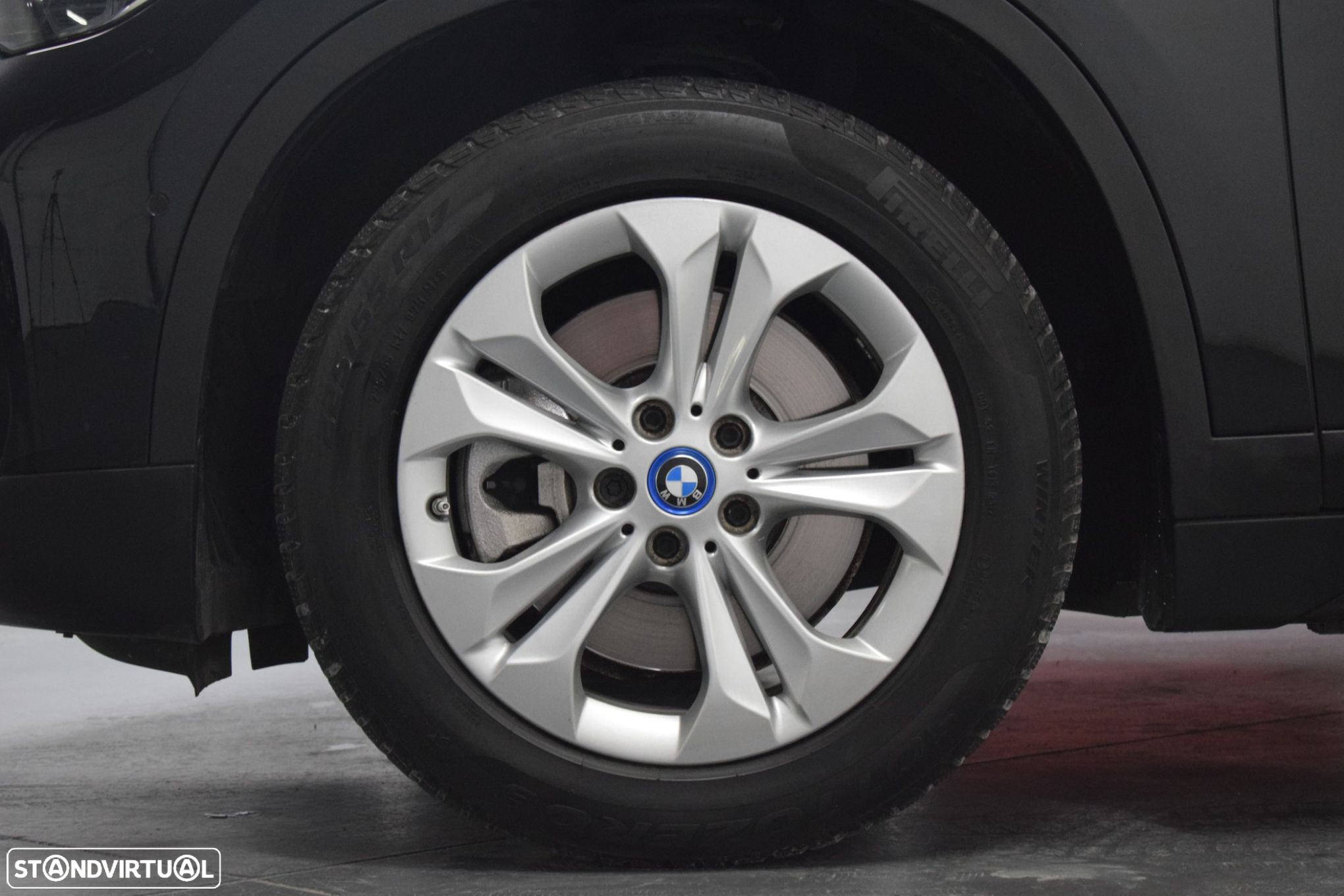 BMW X1 25 e xDrive Corporate Edition - 23