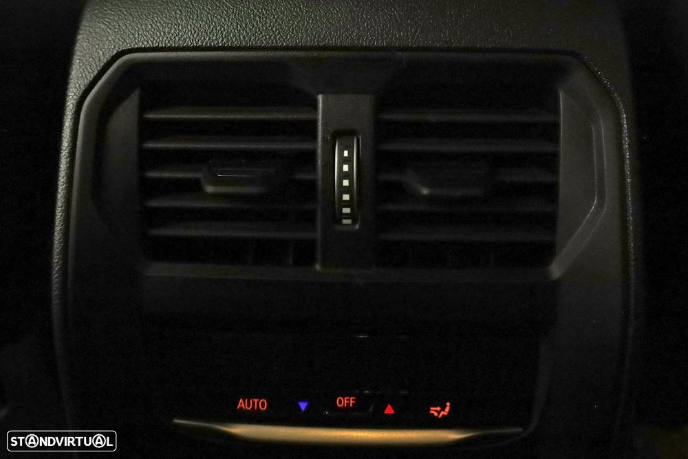 BMW 330 e Touring Pack M Auto - 26