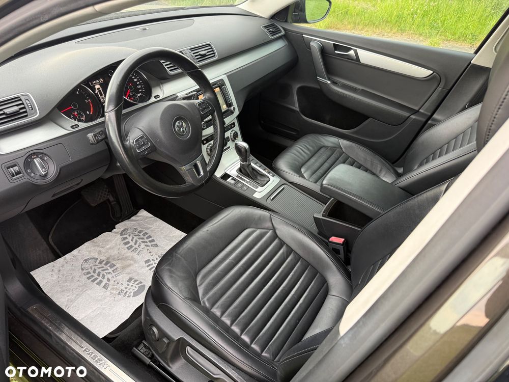 Volkswagen Passat 2.0 TDI Highline DSG - 16