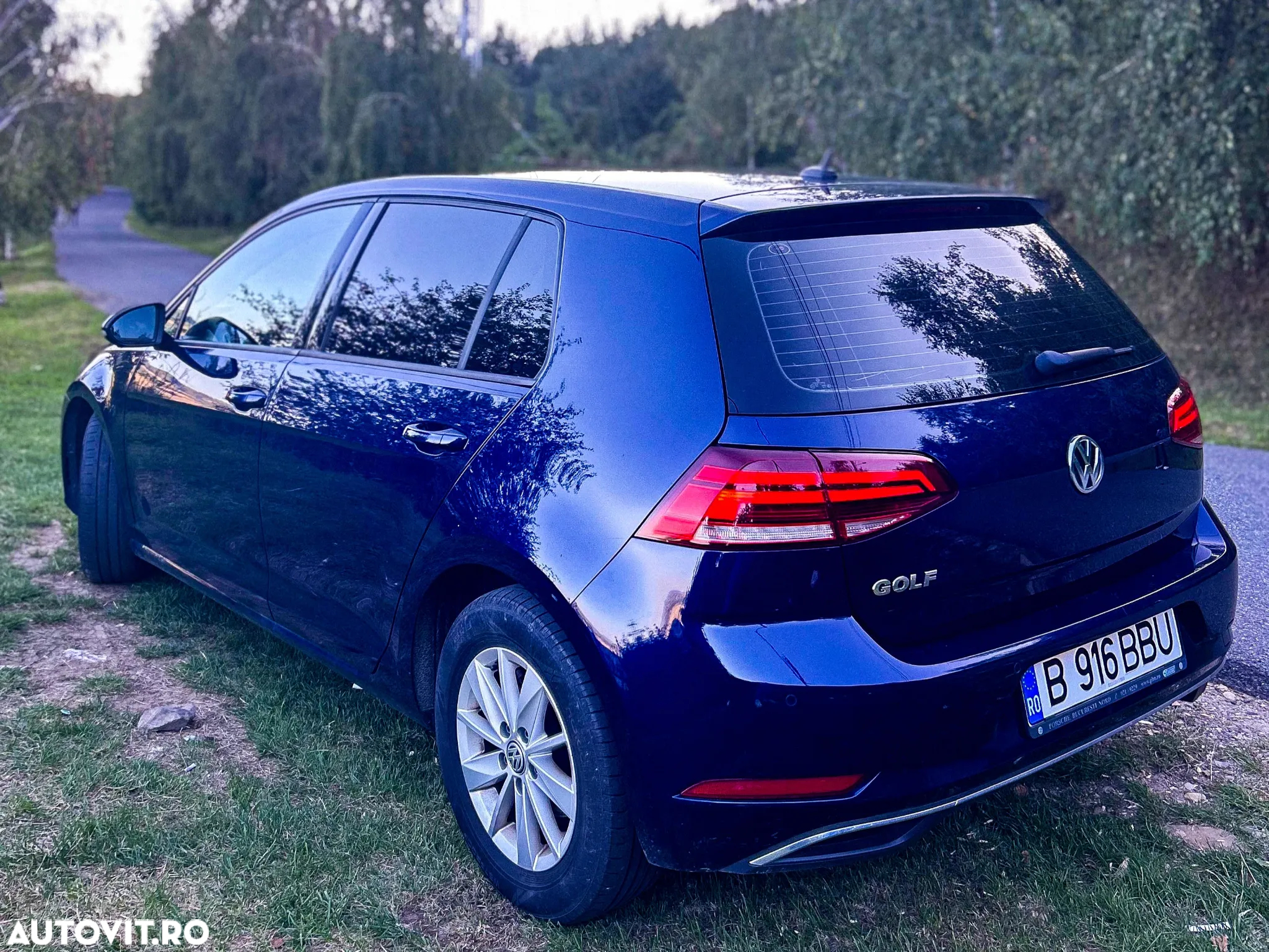 Volkswagen Golf 1.6 TDI DSG Comfortline - 3
