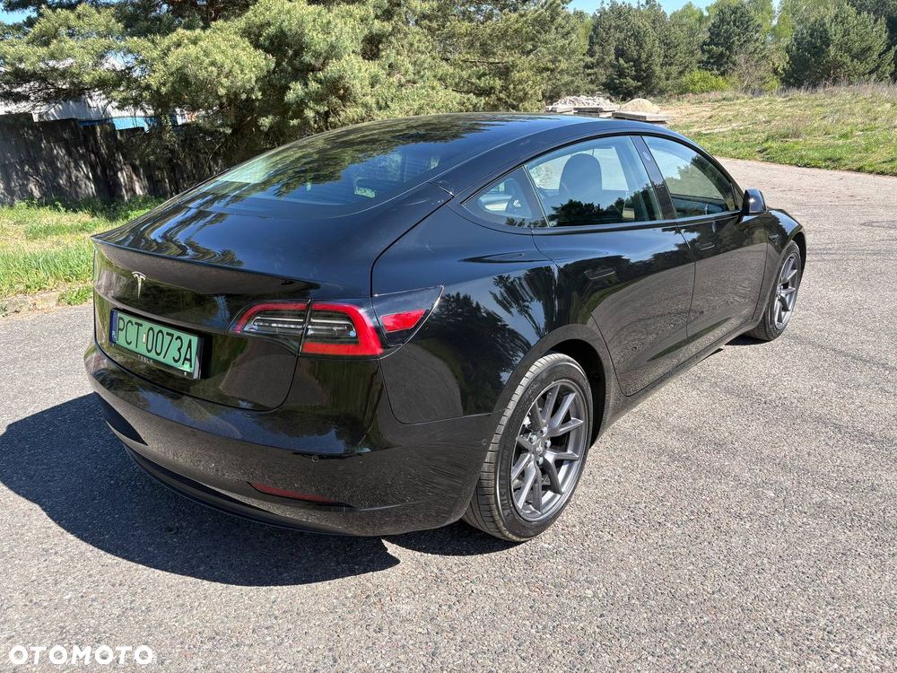 Tesla Model 3 Standard Reichweite Plus Hinterradantrieb - 4