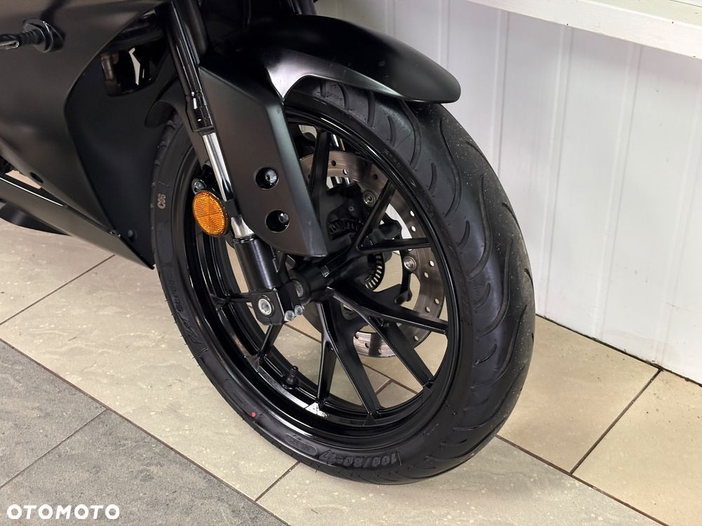 Yamaha YZF - 9