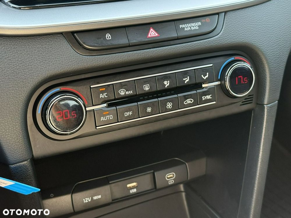 Kia Ceed - 23