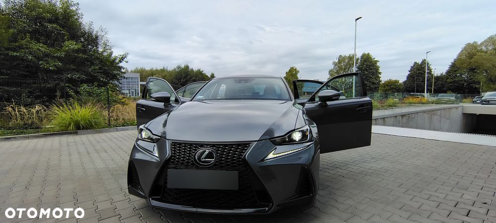 Lexus IS 200t / 300 F Sport - 8