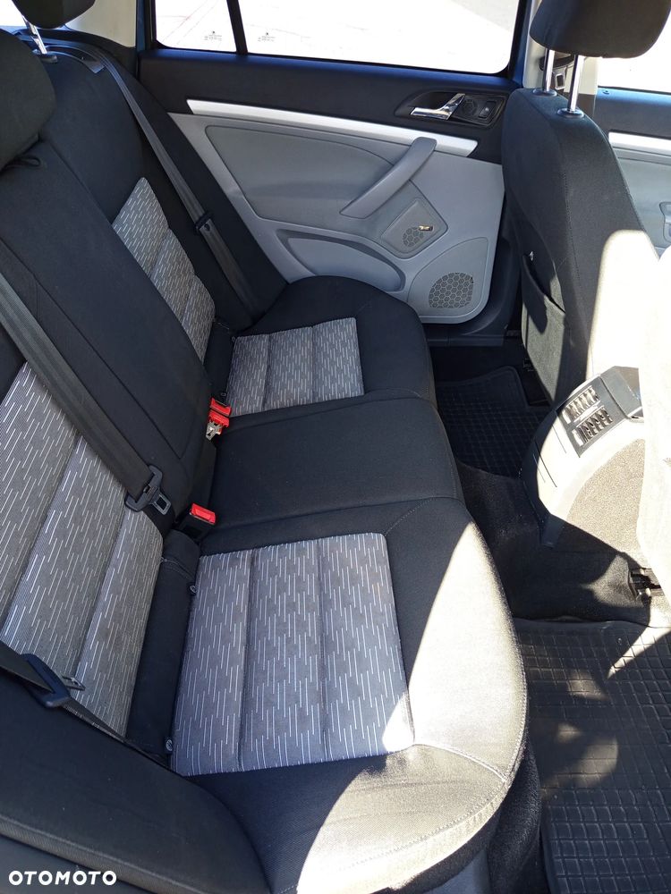 Skoda Octavia 1.6 Combi - 9