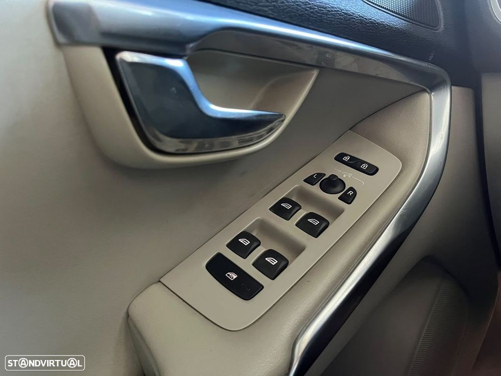 Volvo V40 Cross Country 1.6 D2 Volvo Ocean Race Powershift - 26