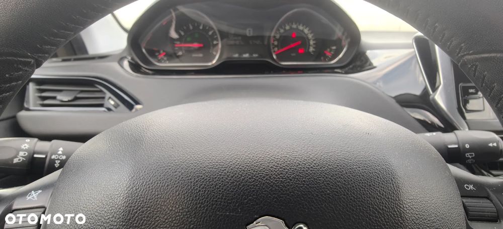 Peugeot 208 1.2 PureTech Allure - 10
