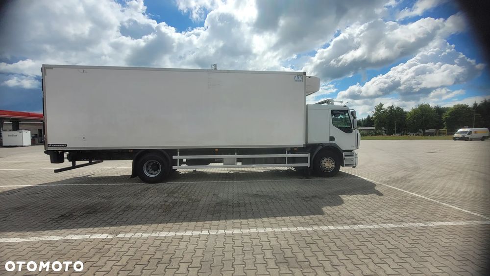 Renault Premium - 8