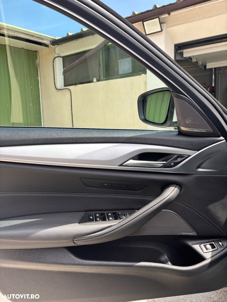 BMW 5 Series 2019 — imagine 13