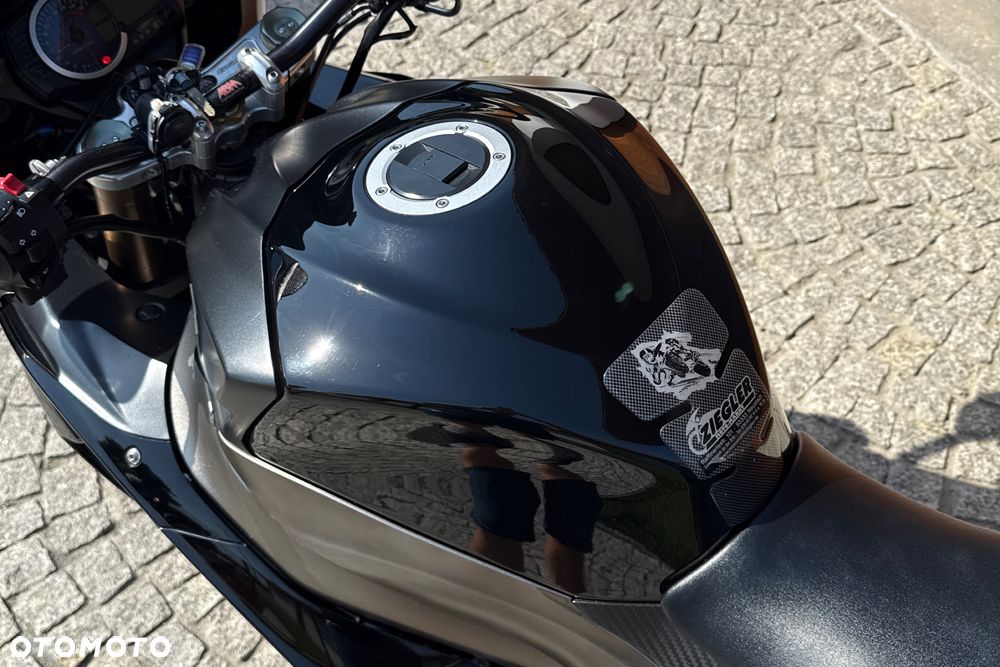 Suzuki GSX-R - 28