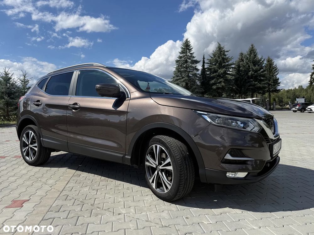 Nissan Qashqai 1.3 DIG-T N-Connecta - 1