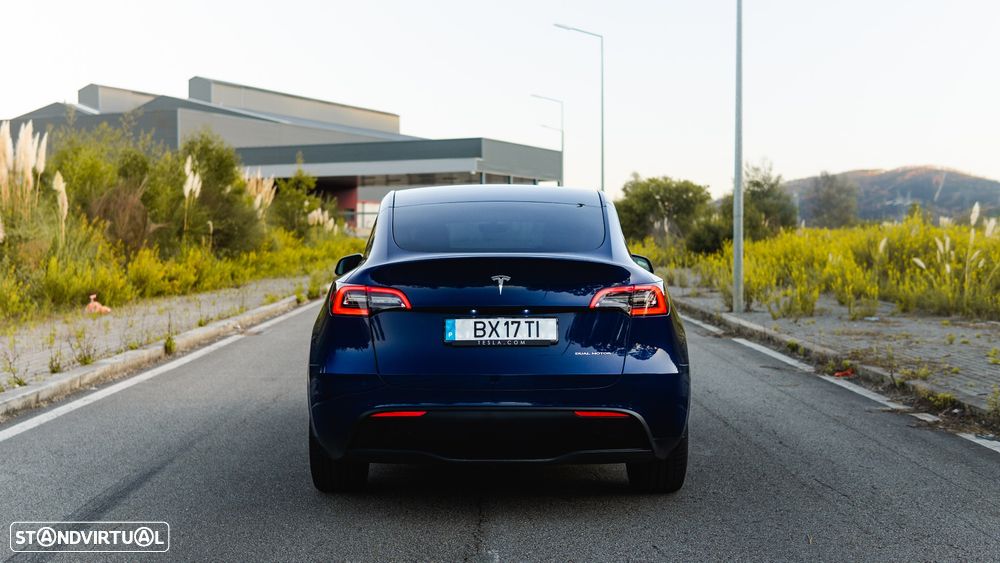 Tesla Model Y Long Range Dual Motor AWD - 6