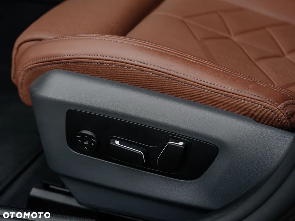 BMW Seria 5 530e xDrive - 13