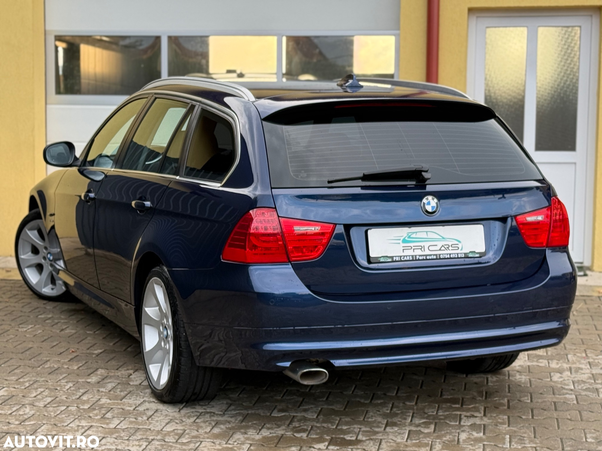 BMW Seria 3 320d Touring xDrive Aut. - 4