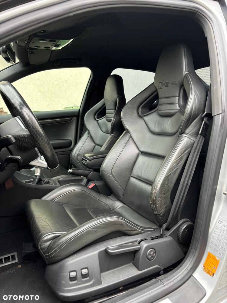 Audi RS4 Limousine - 9