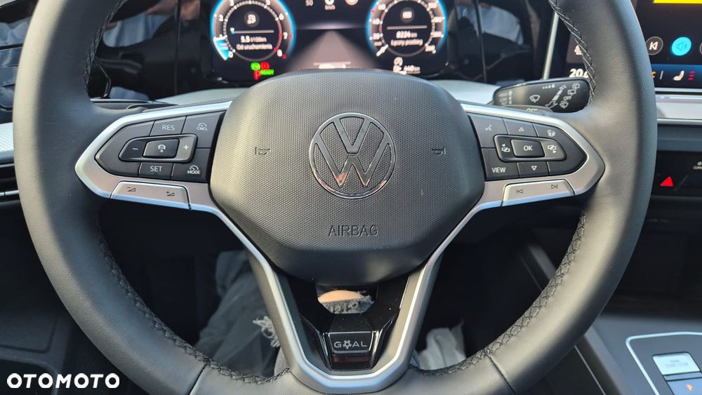 Volkswagen Golf - 23