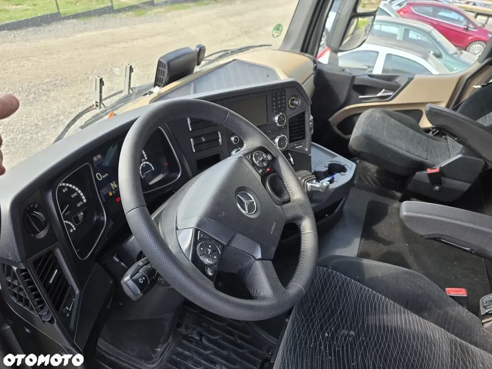 Mercedes-Benz ACTROS - 8