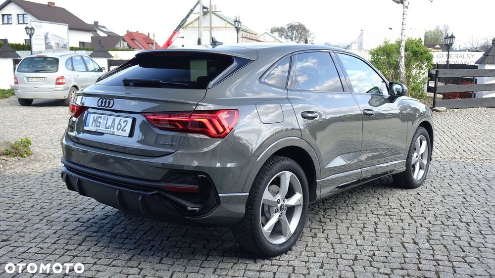 Audi Q3 Sportback - 14