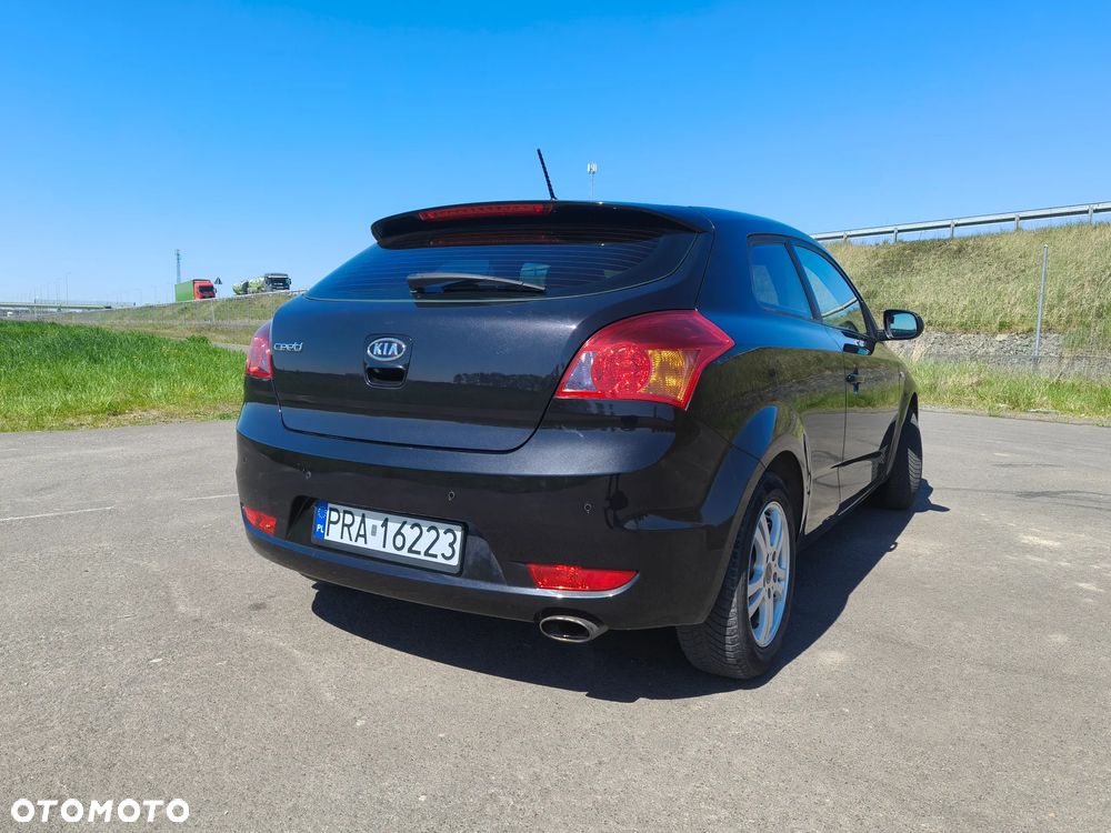 Kia ProCeed - 8