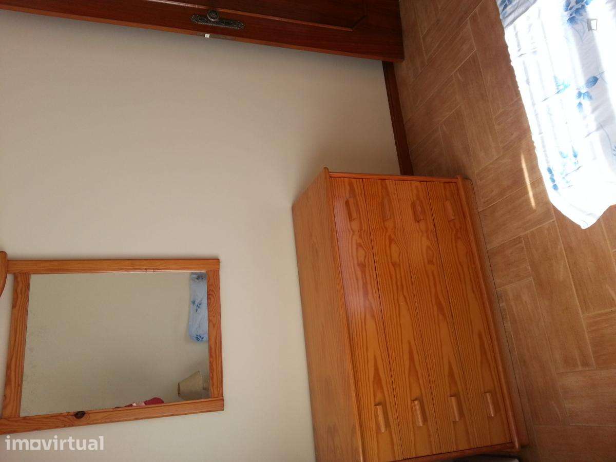 Quarto - localizado em São Mamede de Infesta Porto - Grande imagem: 3/39